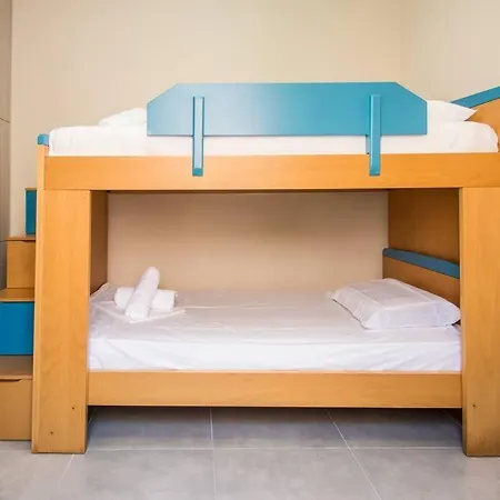 Joana ארגוסטולי